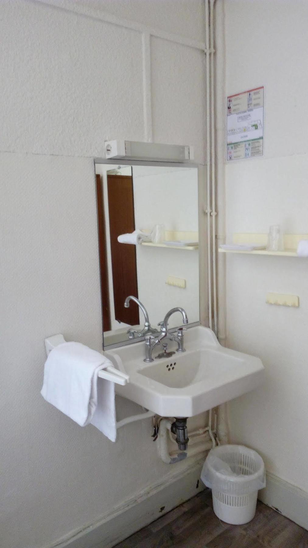 Hotel Nice Flore 비시 외부 사진